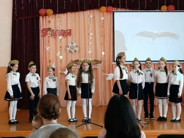 Ача-пӑча пултарулӑх центрӗнче Çĕнтерÿ кунĕн концерчĕ иртнӗ