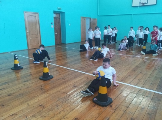 Пĕрремĕш классенче вĕренекенсем «Хаваслӑ стартсене» хутшăннă