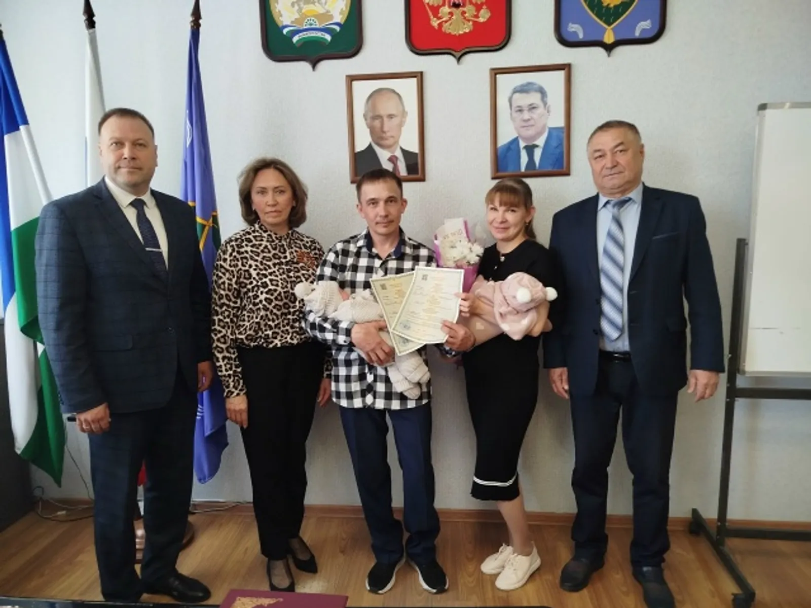 Пишпÿлек районĕ икĕ илемлӗ йӗкӗрешпе пуйнă