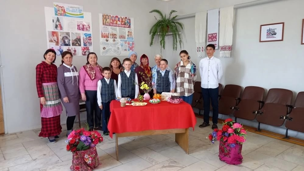 Çирĕклĕ клубĕнче «Мӑнкун — ҫемьери ҫутӑ уяв» пӗлӳпе вӑйӑ программи иртнӗ