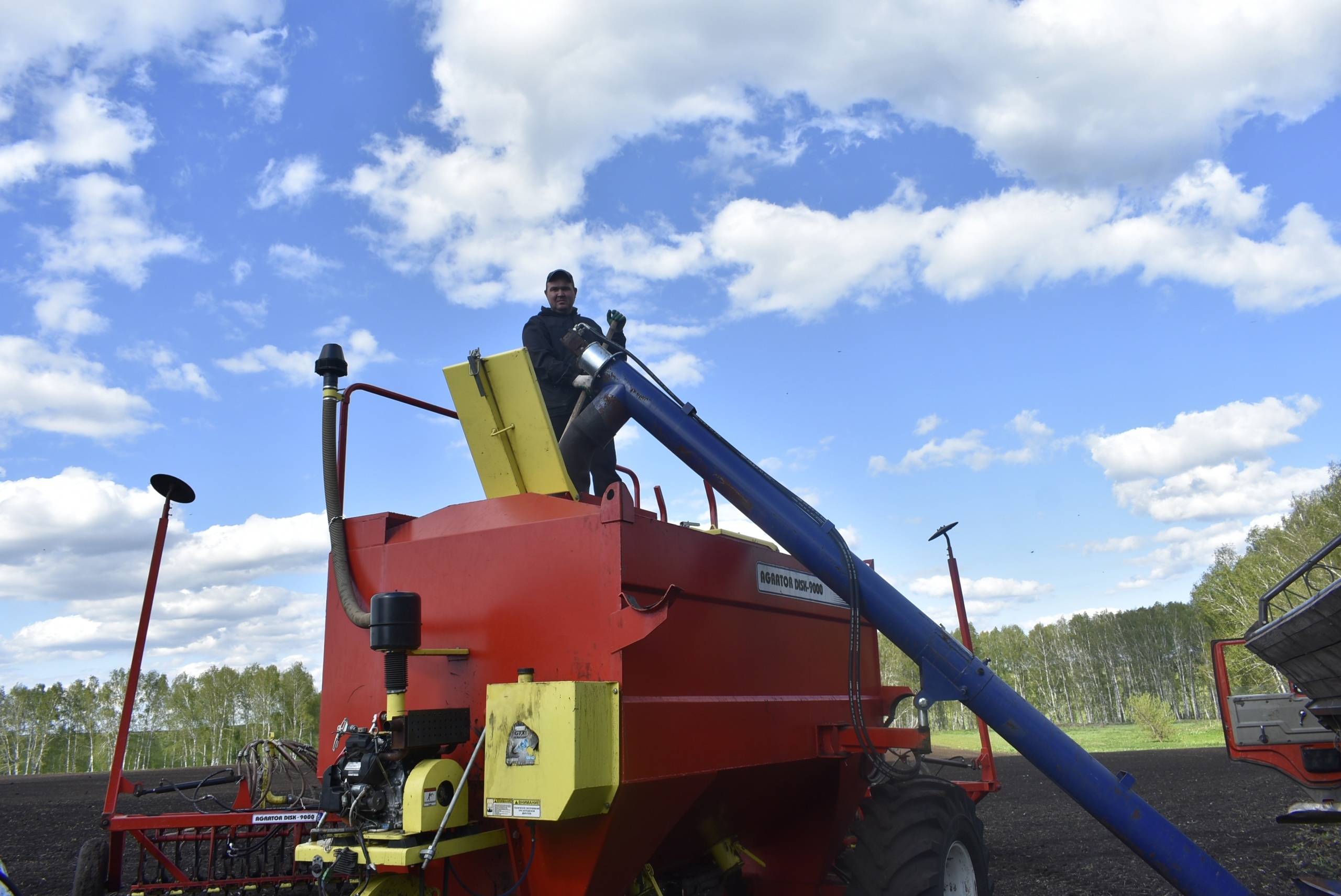 Уй-хирсемпе фермӑсенче ӗҫ вӗресе тӑрать