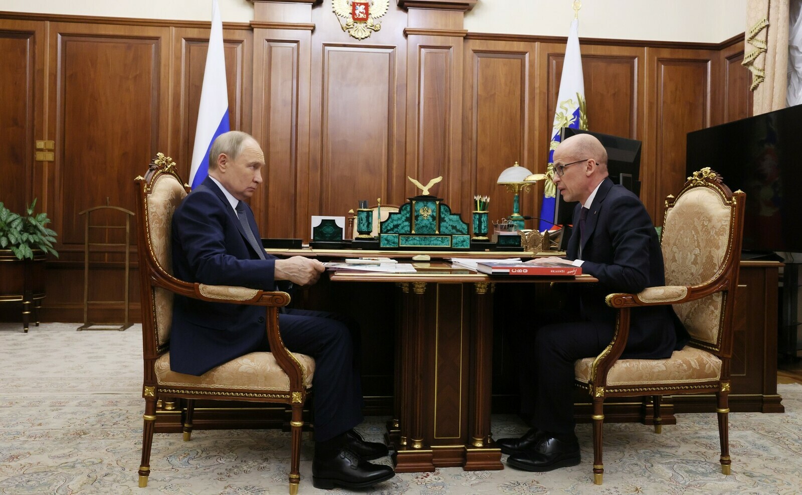 Владимир Путин Удмурти пуҫлӑхӗпе тӗл пулнӑ