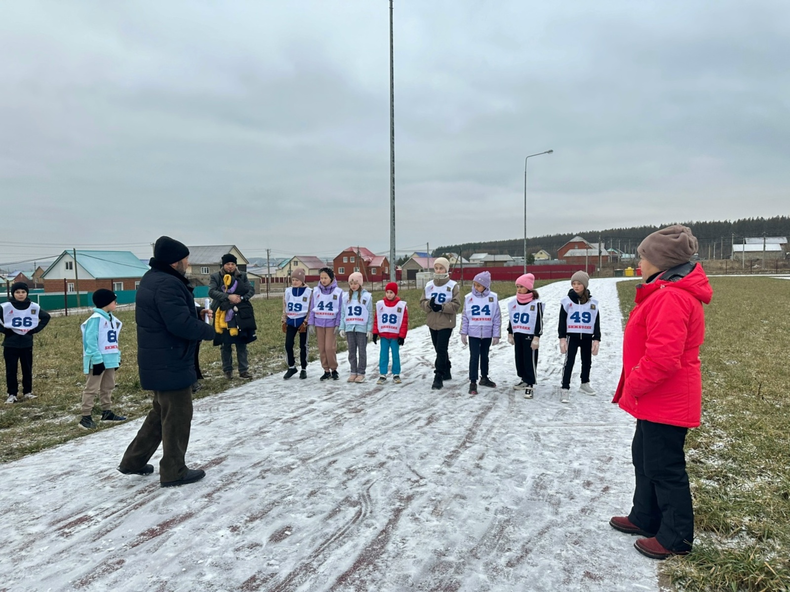 Пишпÿлекре çӑмӑл атлетика кросӗпе вӗренӳ учрежденийӗсем хушшинче ӑмӑрту иртнӗ