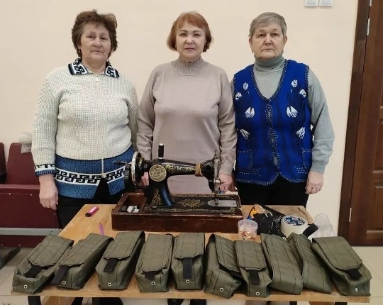 Хушăлкари аслă ӳсӗмри волонтерсем çар çыннисене  хастар пулăшаççĕ