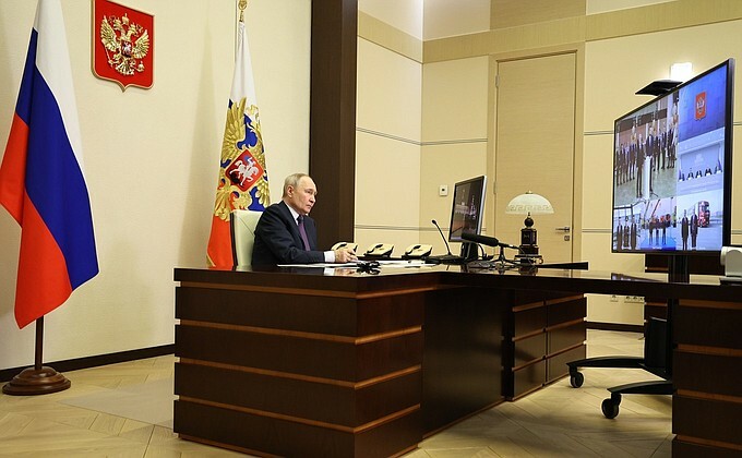 Путин М-12 трасса ҫинче пилотсӑр грузовиксен юхӑмне старт панӑ