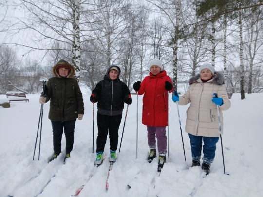 Кистенлӗсем йӗлтӗрпе уҫӑлса ҫӳренĕ