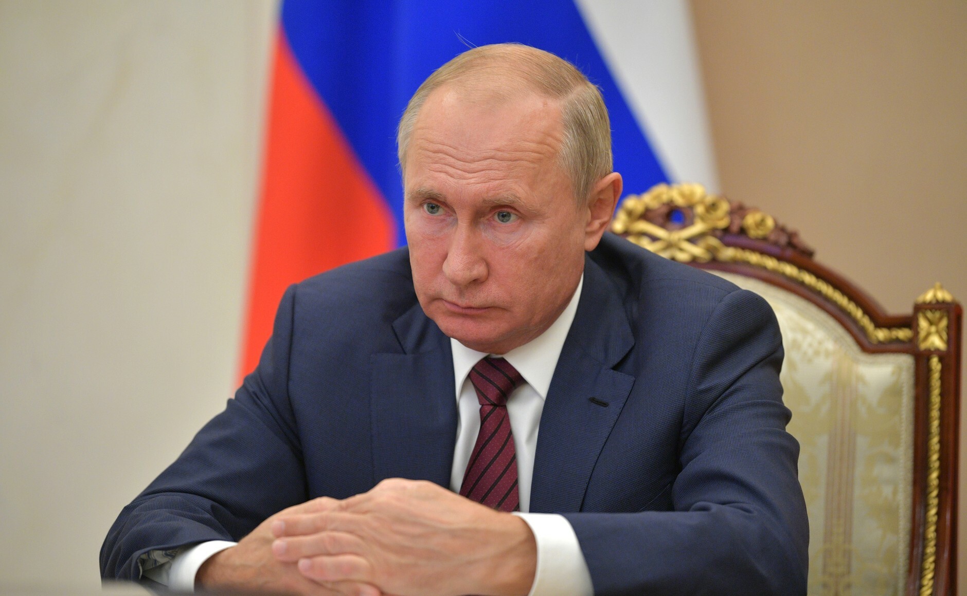 Владимир Путин тӑлӑх ачасене хваттершĕн тÿлемеллинчен хӑтарас шухӑша ырланă