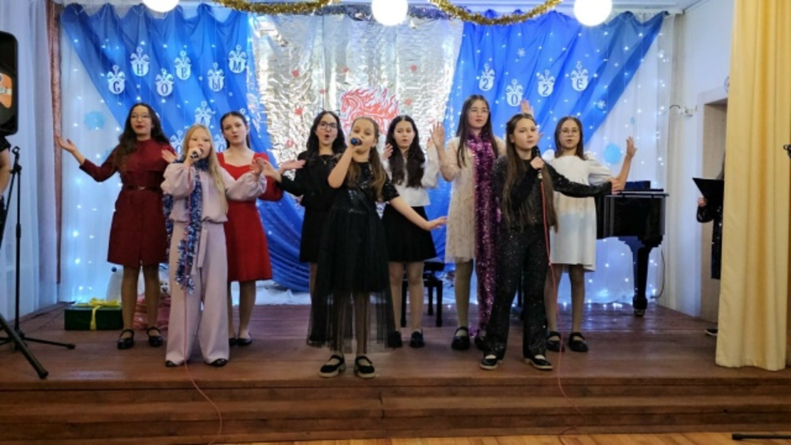 Ача-пӑча ÿнер шкулӗнче Çӗнӗ ҫул отчет концерчӗ иртнӗ