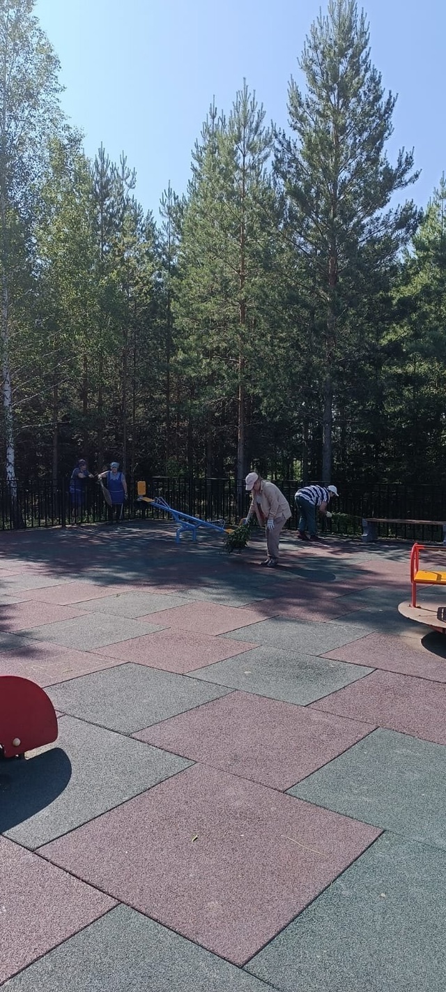 Пишпÿлекри 1-мĕш вăтам шкул коллективӗ экологи субботникĕ ирттернĕ