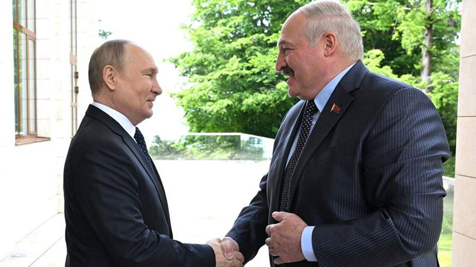 Владимир Путин Белорусси Президенчĕпе Александр Лукашенкопа тĕл пулнă