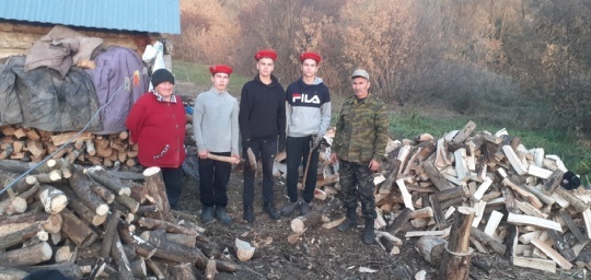 Хушăлка юнармеецĕсем СВОна хутшăнаканăн амăшне пулăшнă