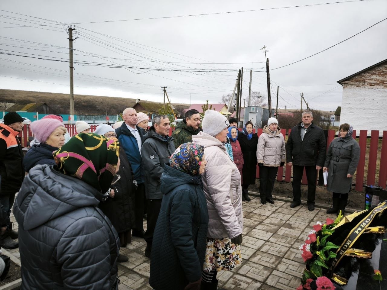 Кистенлĕпуçĕнче паттӑрсене чысланă ҫӗнетнӗ палӑк уçнă