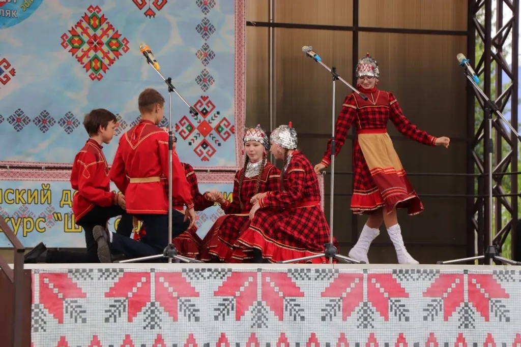 Хушăлкари вăтам шкулта вӗренекенсем «Шур çăл» фестивале хутшӑннă