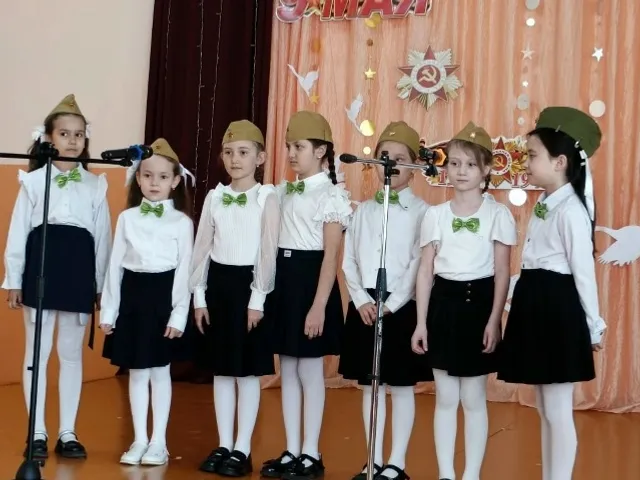 Ача-пӑча пултарулӑх центрӗнче Çĕнтерÿ кунĕн концерчĕ иртнӗ