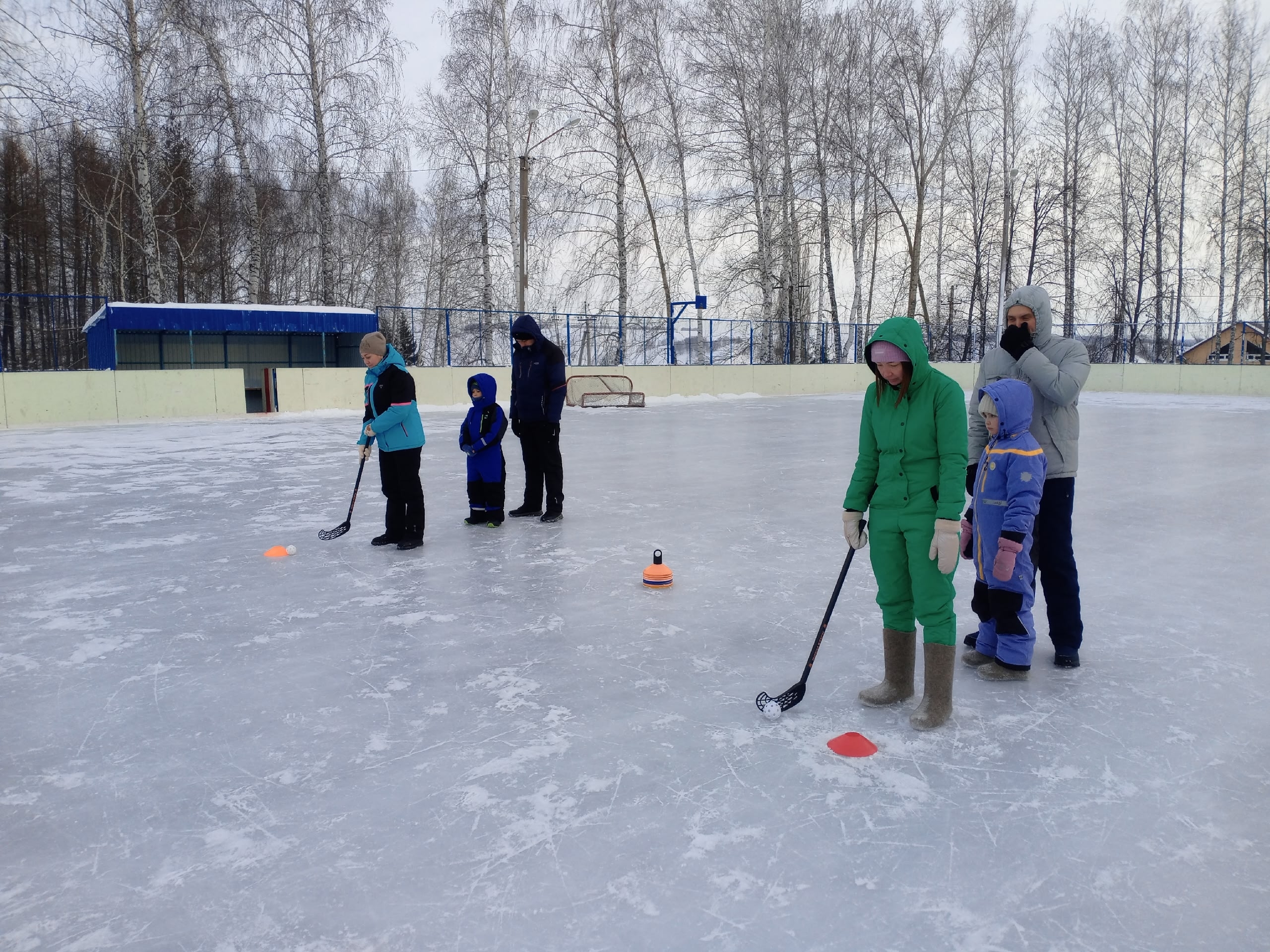 Кам ӑҫта, эпир вара Ҫӗнӗ çул ҫемье вӑййисене!