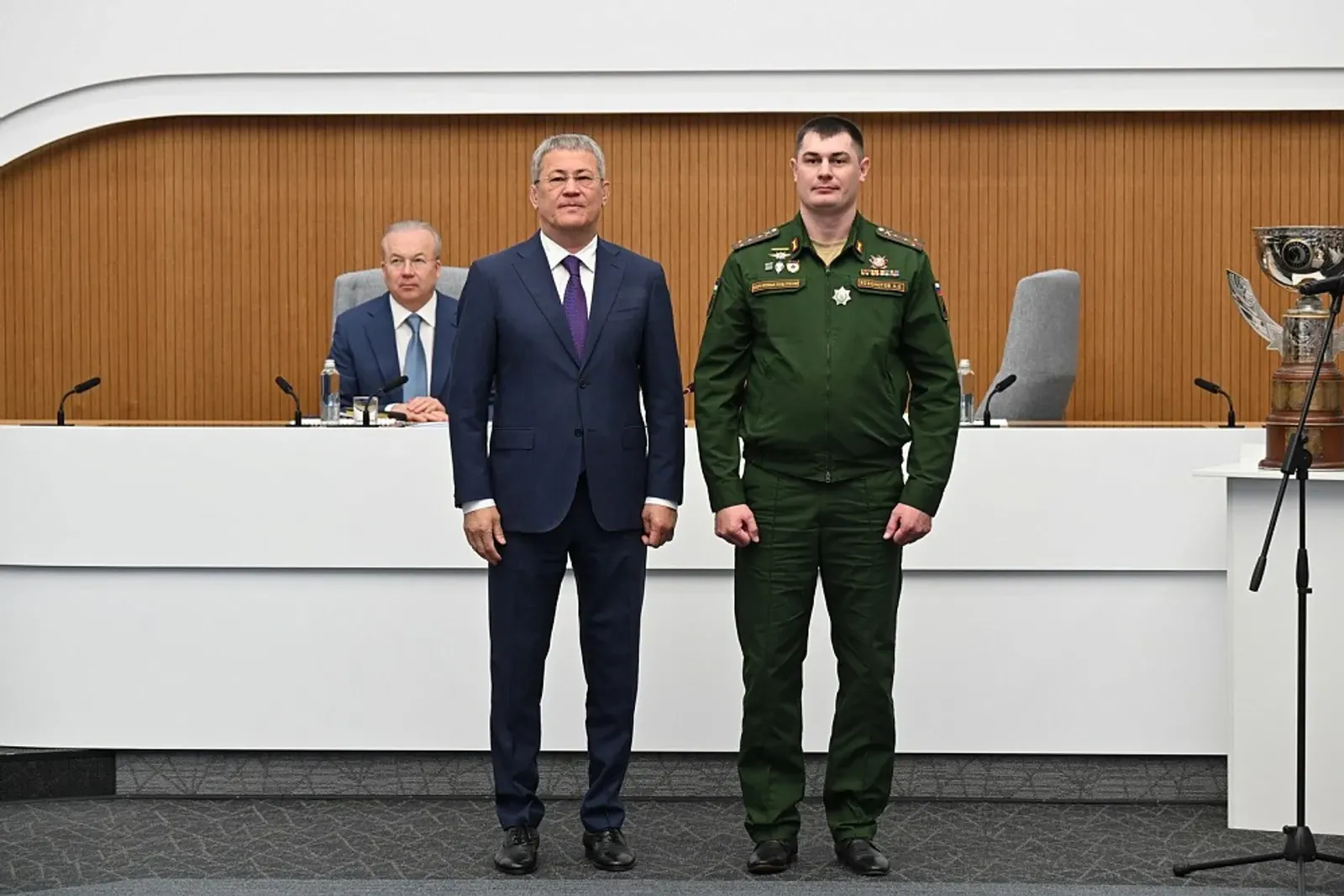 Радий Хабиров СВО боецӗсене патшалӑх наградисемпе чысланӑ