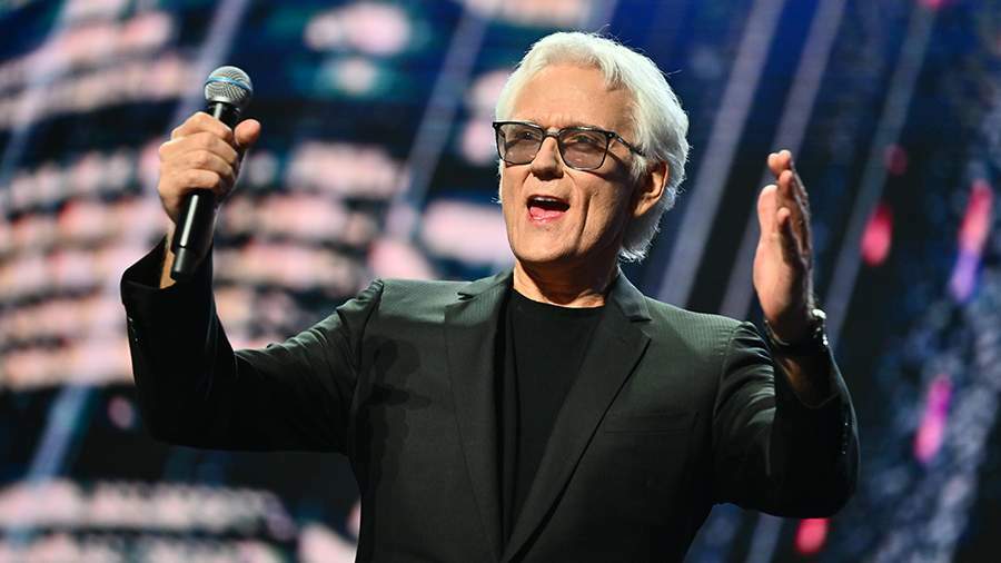 Путин Александр Маршал юрӑҫа орденпа чысланӑ