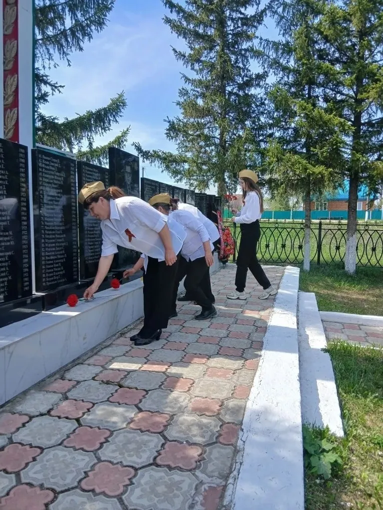 Çирĕклĕре Ҫӗнтерÿ 81 ҫул ҫитнине халалланӑ чаплă митинг иртнĕ