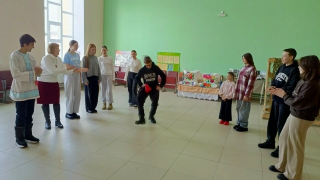 Хушăлкара халăх вăййисене аса илнĕ