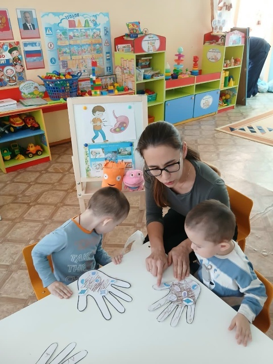 Ача садĕнче микробсем  тата вируссем çинчен калаçу иртнĕ