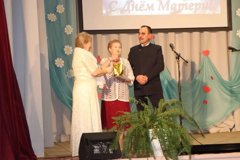 Ситекпуçĕнчи Культура çуртĕнче Анне кунне халалланӑ уяв концерчӗ иртнĕ