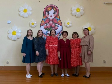 Çирĕклĕ клубĕнче Пӗтӗм тӗнчери хӗрарӑмсен кунне халалласа концерт пулнă