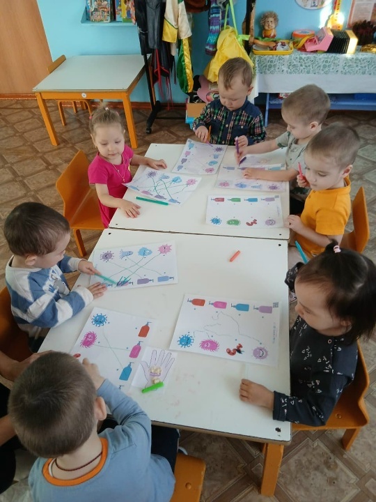 Ача садĕнче микробсем  тата вируссем çинчен калаçу иртнĕ