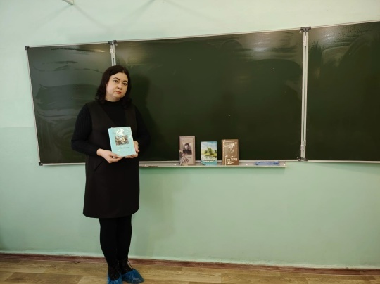 Пишпӳлекри ача-пӑча библиотеки литература программи ирттернӗ