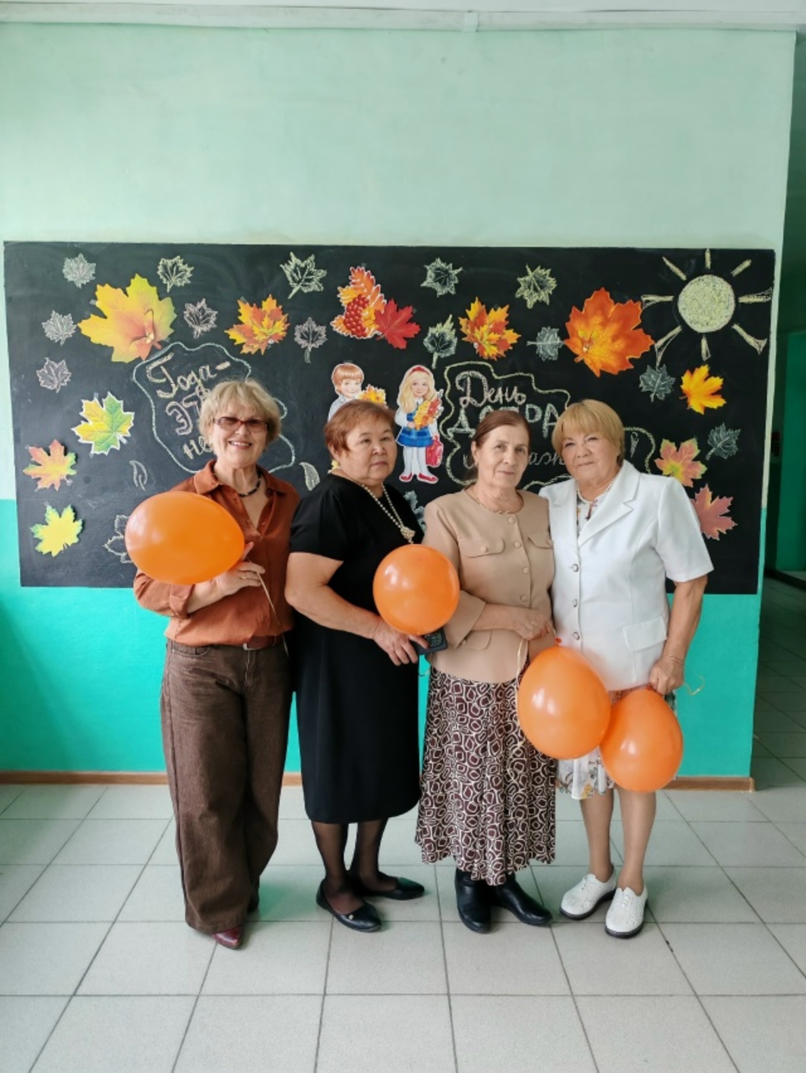 Пишпÿлекри 2-мӗш вăтам шкулта Ваттисен кунне паллă тунă