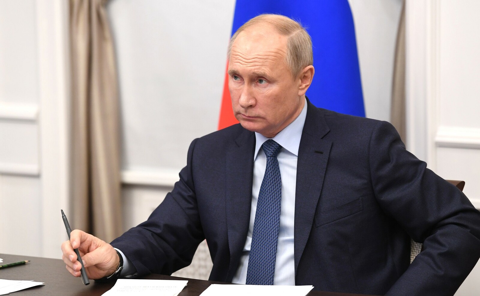 Путин пенсисемпе МРОТа 10% ÿстерме хушнă
