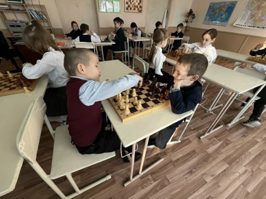 Шахмат ӑс-тӑна аталантарать