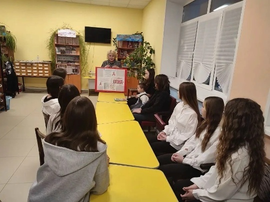 Хушăлкари библиотекăра «Наркотик — инкек палли» пӗлӳ урокӗ ирттернĕ