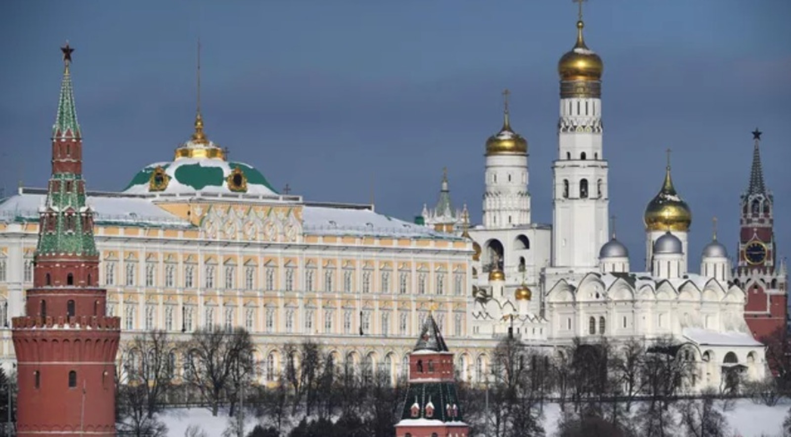 Владимир Путин тӑхӑр хулана "Ĕҫ паттӑрлӑхӗн хули" ят панӑ