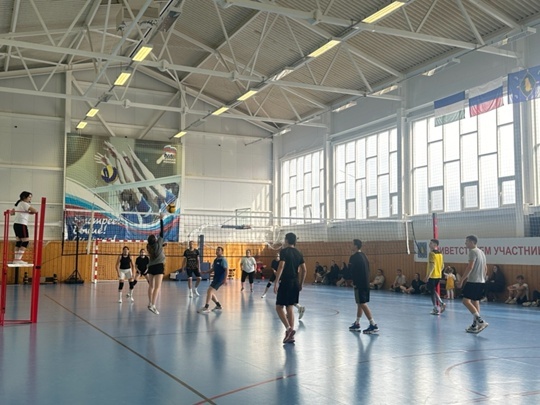 «Парус» спорт шкулĕнче волейболпа район ӑмӑртӑвӗ иртнӗ