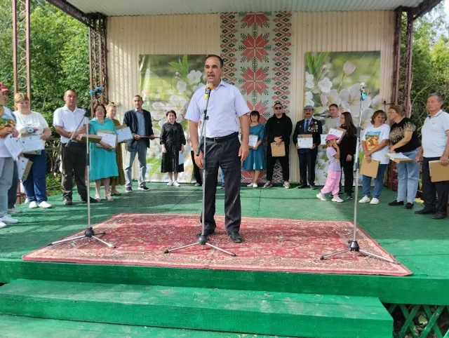 Алексеевка ялӗн 105 ҫулхи юбилейне сулмаклӑ паллӑ тунă