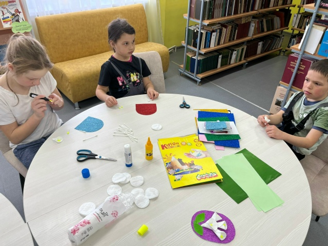 Ситекпуçĕнчи библиотекăра чаплӑ пултарулӑх  мастерскойӗ иртнӗ