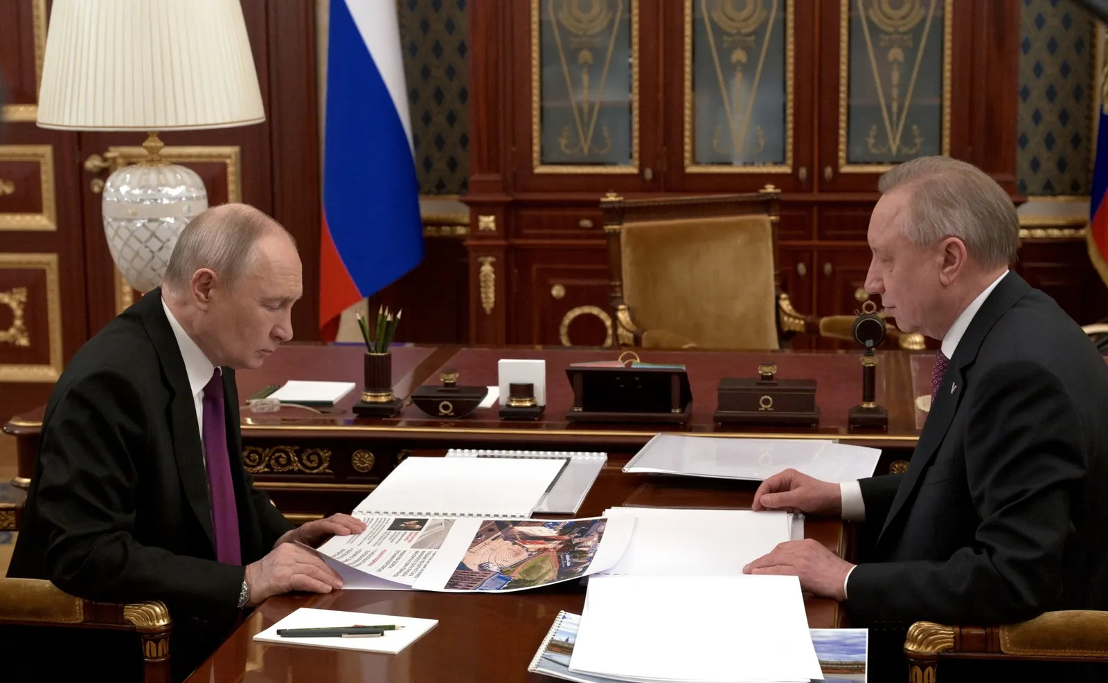 Путин Санкт-Петербург губернаторĕпе Бегловпа тӗл пулнă