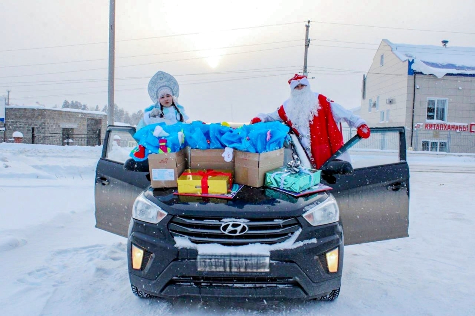 Караидельти асамлӑх: Хӗл Мучи библиотека волонтерӗсемпе пулӑшма васканӑ