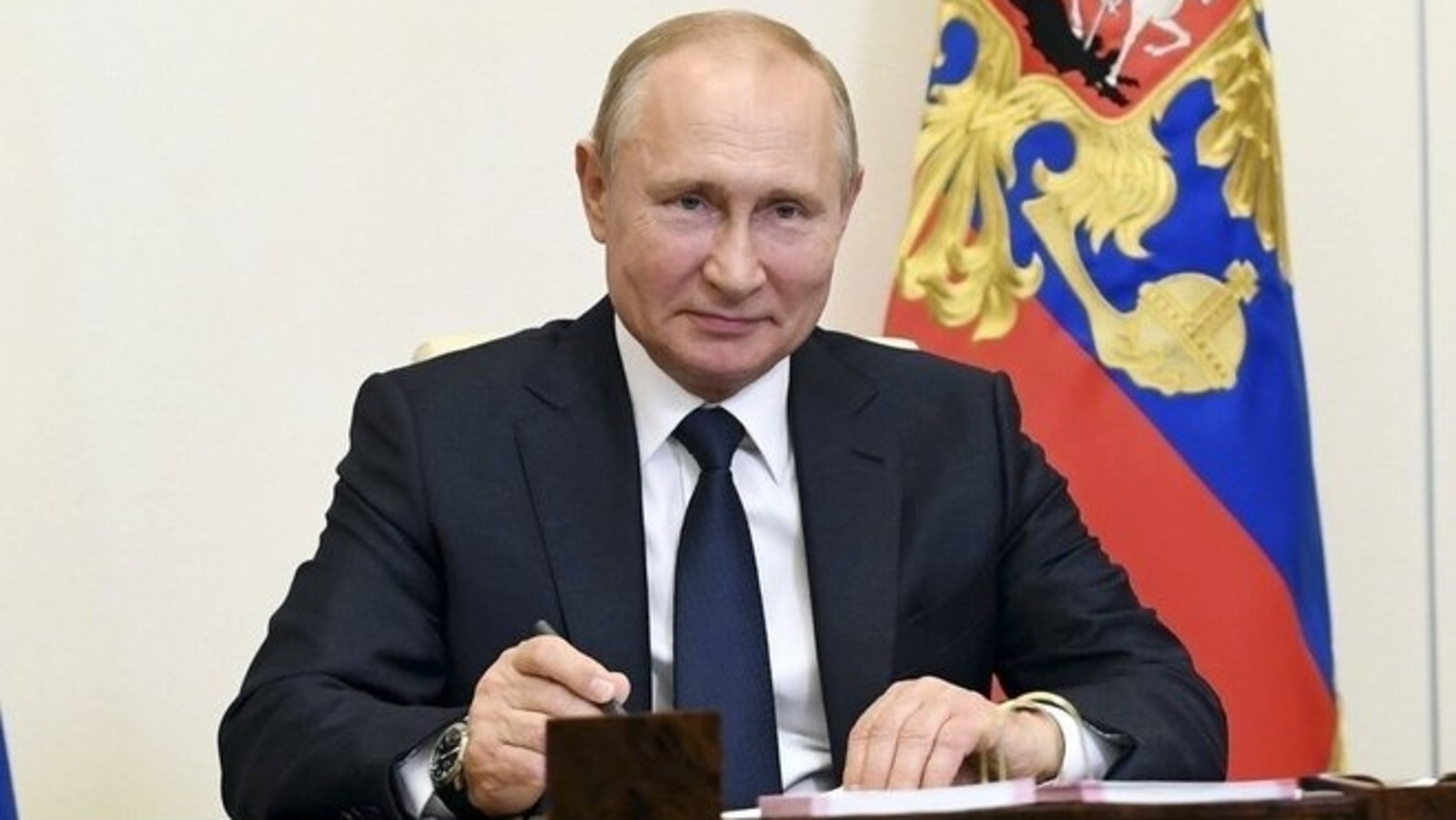 Раҫҫей Президенчӗ Владимир Путин Раҫҫей ҫыннисене Пӗлӳ кунӗпе саламланӑ