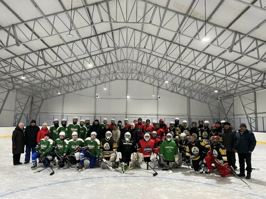 Аитра шайбӑпа хоккей енӗпе lV район турнирĕ пулнă