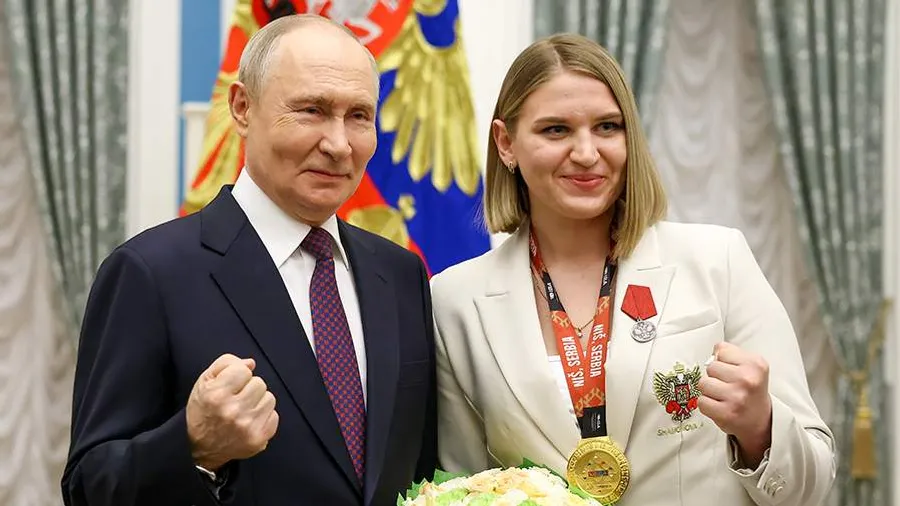Путин тӗнче чемпионкипе Шамоновапа боксла сӑн ӳкнӗ