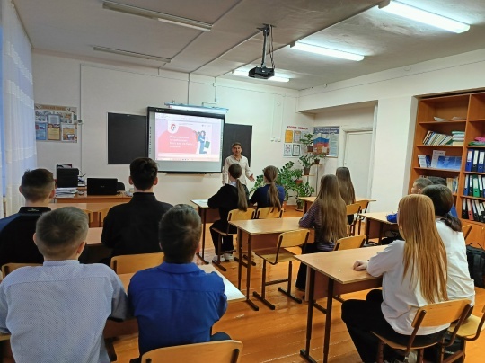 Михайловкăри вăтам шкул ачисем финанс тӗнчинче  пулнă