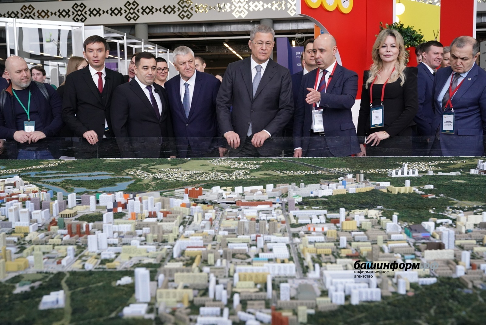 Радий Хабиров: «Пушкӑртстанра ҫурт-йӗр тӑвассипе планкӑна чакармастпӑр»