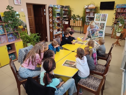 Ачасем вырӑс халӑх юмахӗсен тӗнчине чуна тыткӑнлакан ҫулҫӳреве тухнă