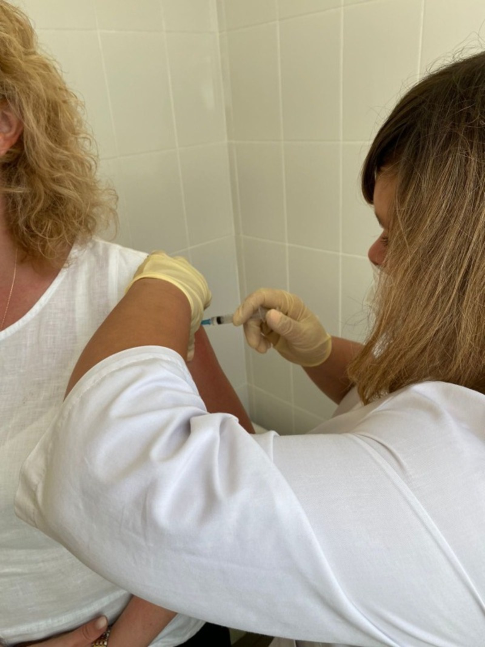 "Спутник Лайт" вакцинăпа ревакцинаци тунисен омикрон штаммне хирĕç антителасем тупса палӑртнӑ