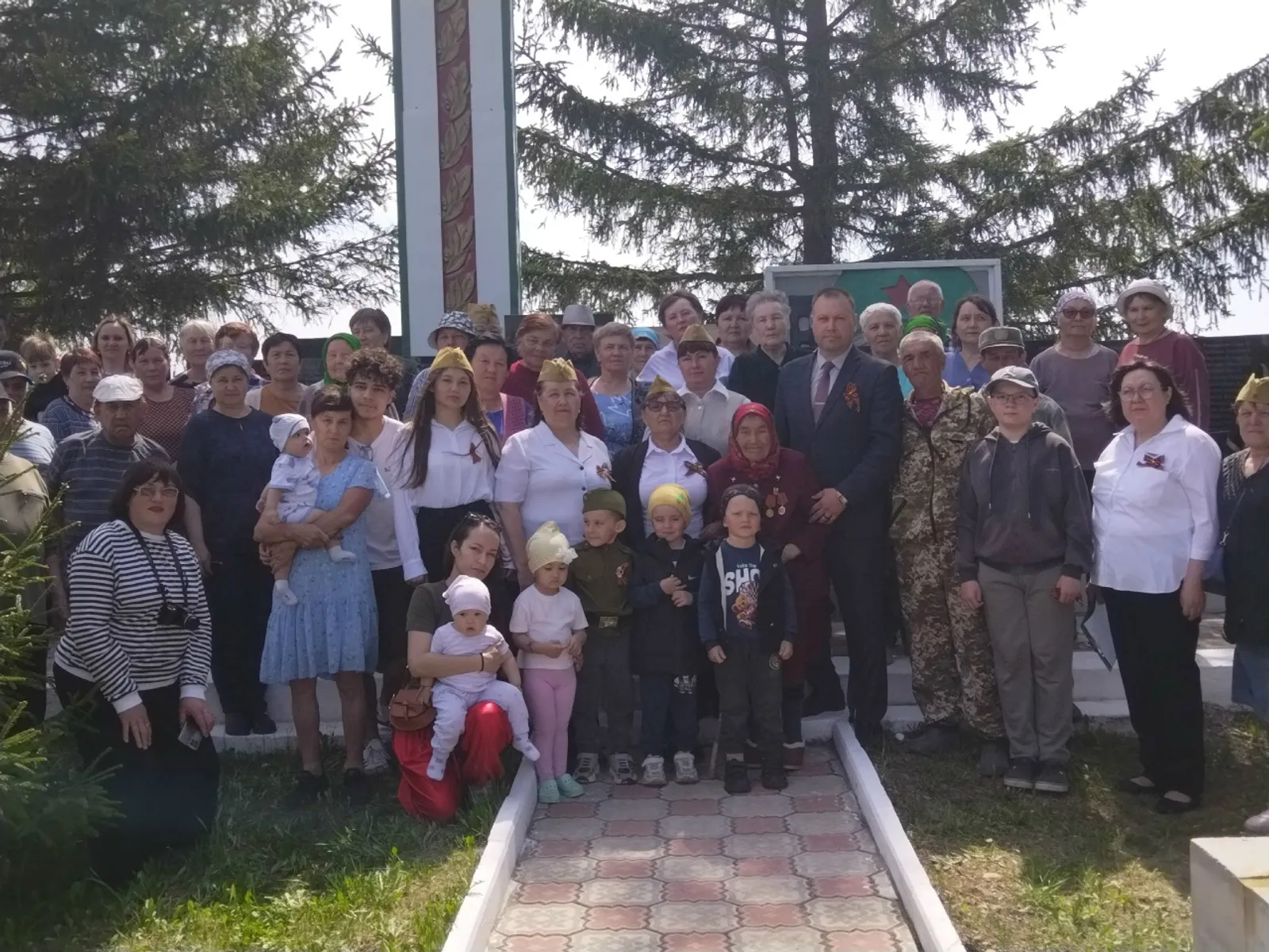 Çирĕклĕре Ҫӗнтерÿ 81 ҫул ҫитнине халалланӑ чаплă митинг иртнĕ