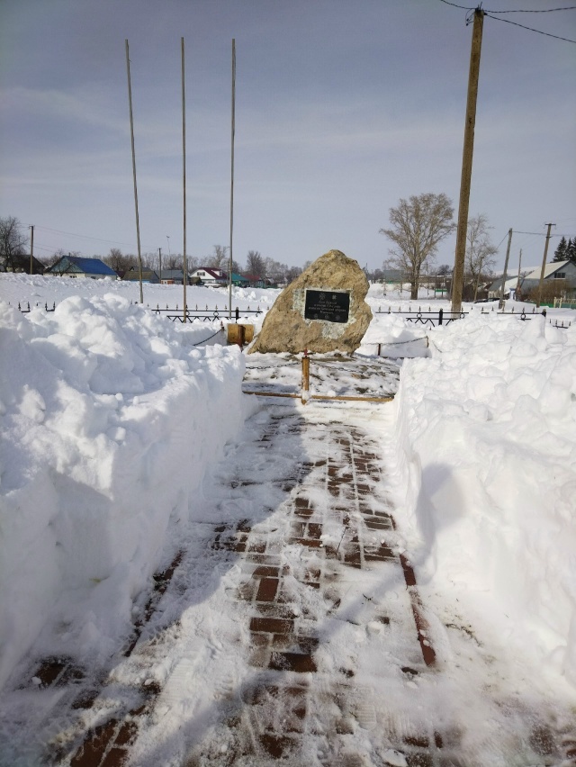 Палӑка ҫурхи юртан тасатас енӗпе «Таса обелиск» акци