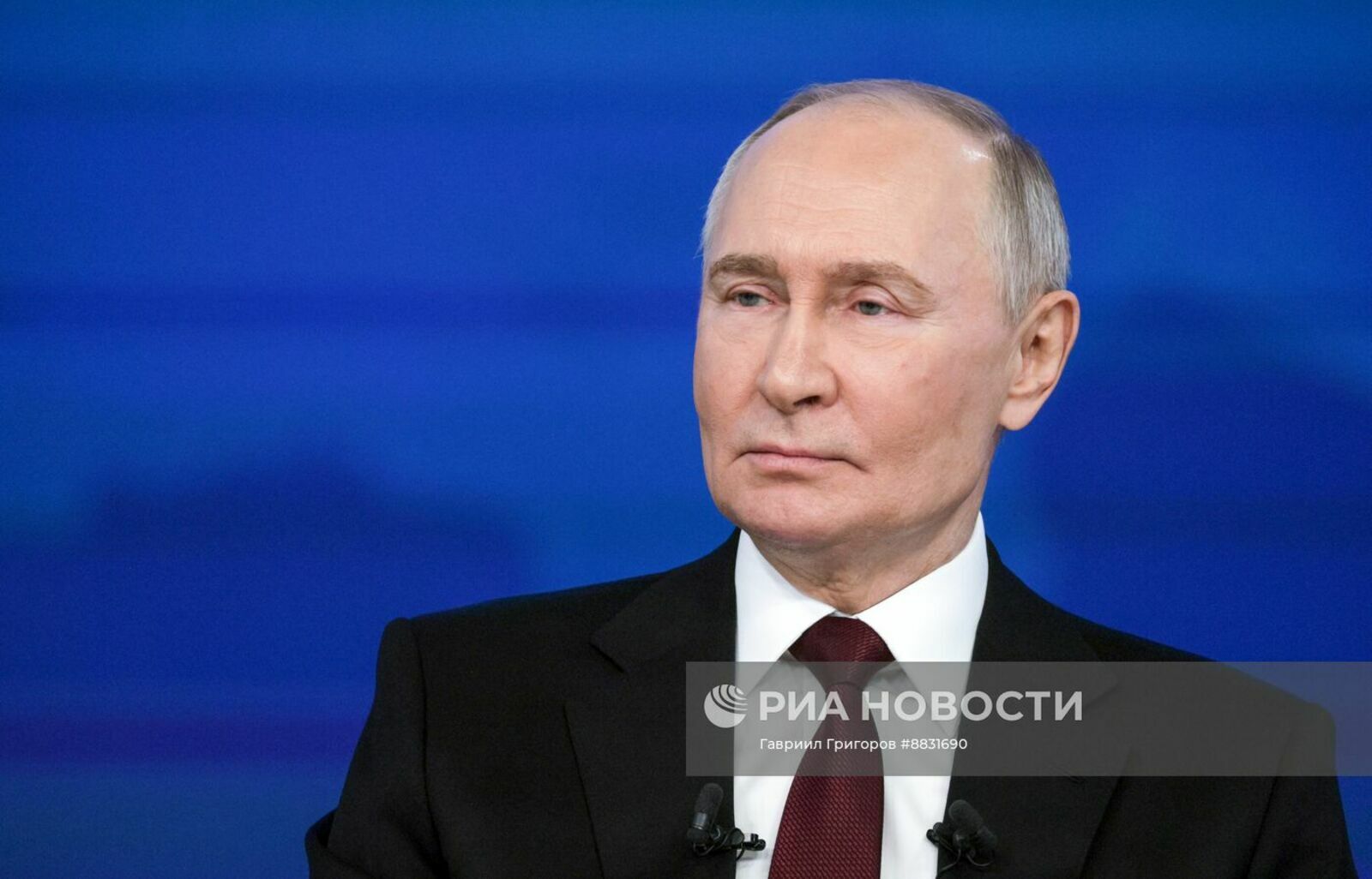 Путин «Мать-героиня» ята тивӗҫнӗ хӗрарӑмсемпе тӗлпулу ирттерет