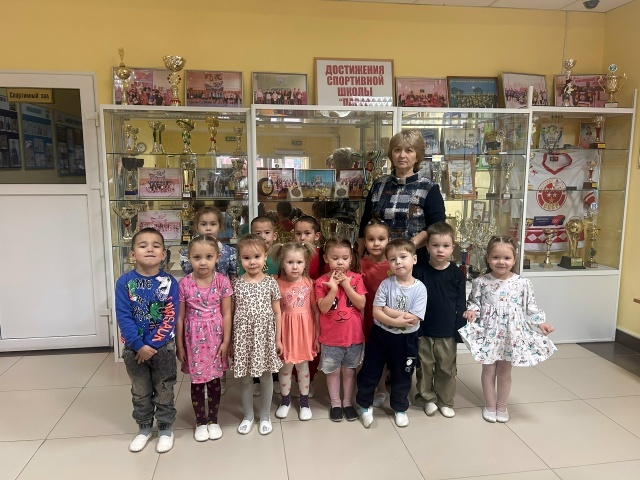 Чи пĕчĕккисем спорт шкулĕпе паллашнă