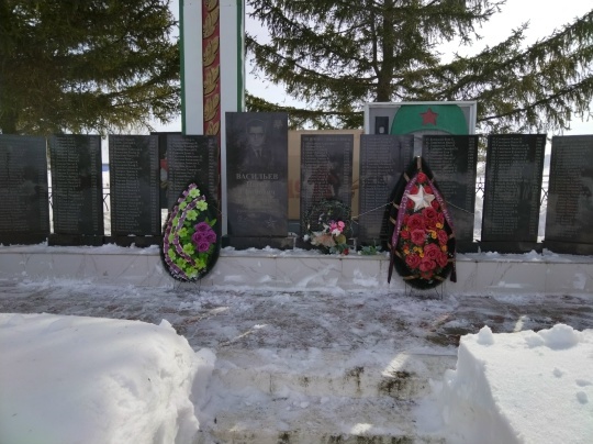 Палӑка ҫурхи юртан тасатас енӗпе «Таса обелиск» акци